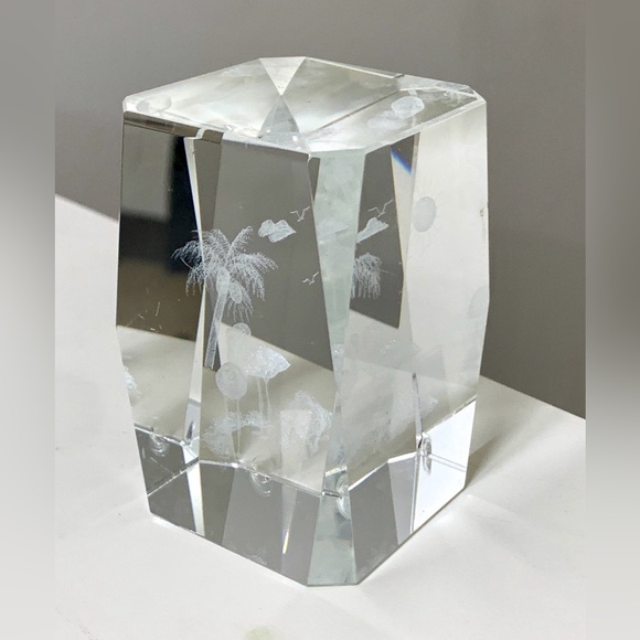 Solid Lead Crystal Laser Etched 3D Holographic Tropical Beach Scene Paperweight - Picture 5 of 16
